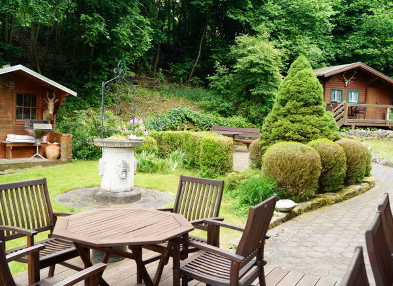 Haus zum Kauf 850.000 € 13 Zimmer 450 m²<br/>Wohnfläche 1.683 m²<br/>Grundstück ab sofort<br/>Verfügbarkeit Unnersdorf Bad Staffelstein 96231