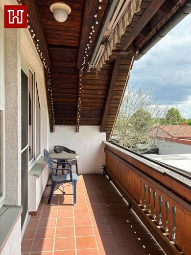 Wohnung zur Miete 1.000 € 4,5 Zimmer 100 m² Dachgeschoss, 1. Geschoss frei ab sofort Kitzingen Kitzingen 97318