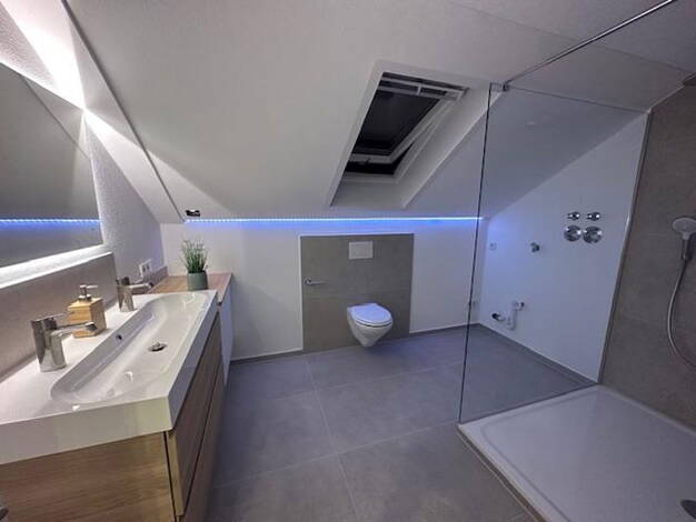 Wohnung zur Miete 1.240 € 3 Zimmer 79 m² Dachgeschoss, 1. Geschoss Weststadt Tübingen 72070