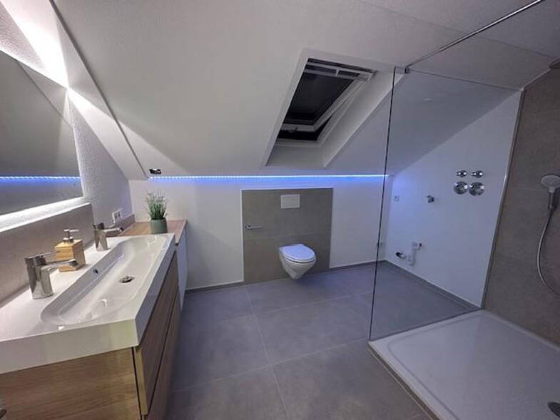 Wohnung zur Miete 1.240 € 3 Zimmer 79 m² Dachgeschoss, 1. Geschoss Weststadt Tübingen 72070