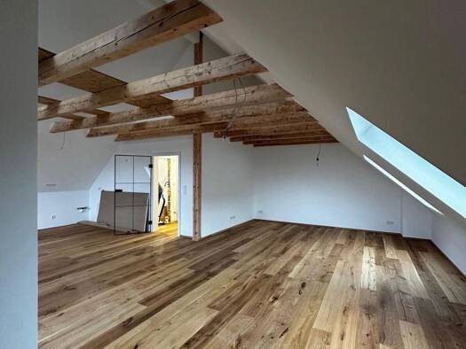 Wohnung zur Miete 1.150 € 2,5 Zimmer 95 m² Geschoss 1/1 frei ab sofort Thurn Heroldsbach 91336