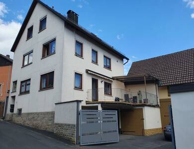 Haus zum Kauf 429.000 € 7 Zimmer 179 m² 554 m² Grundstück frei ab sofort Leinach 97274