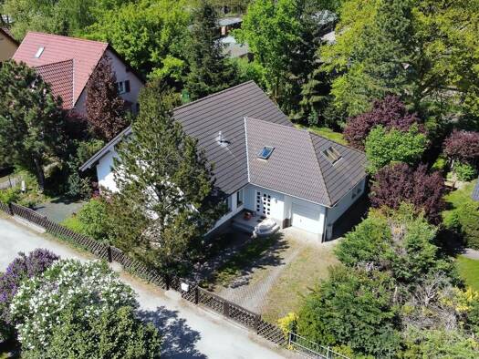 Einfamilienhaus zum Kauf 1.100.000 € 8 Zimmer 224 m² 998 m² Grundstück frei ab sofort Am Stern Potsdam 14480