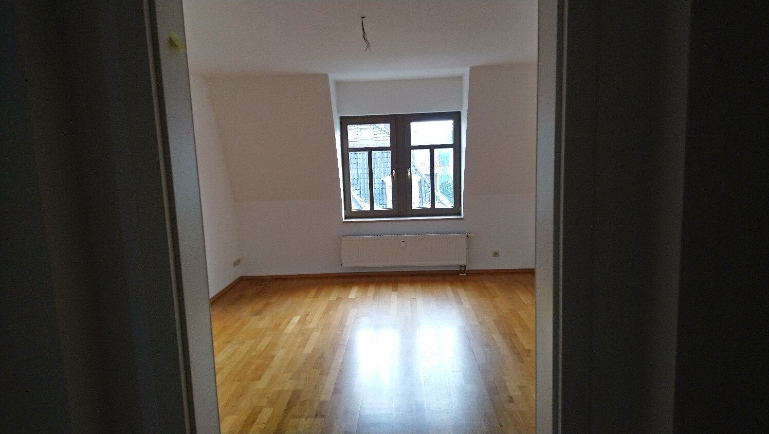 Wohnung zur Miete 470 € 2 Zimmer 61 m²<br/>Wohnfläche 3.<br/>Geschoss 01.10.2024<br/>Verfügbarkeit Klingenberger Str. 10 Plauen (Würzburger Str.-West) Dresden 01187