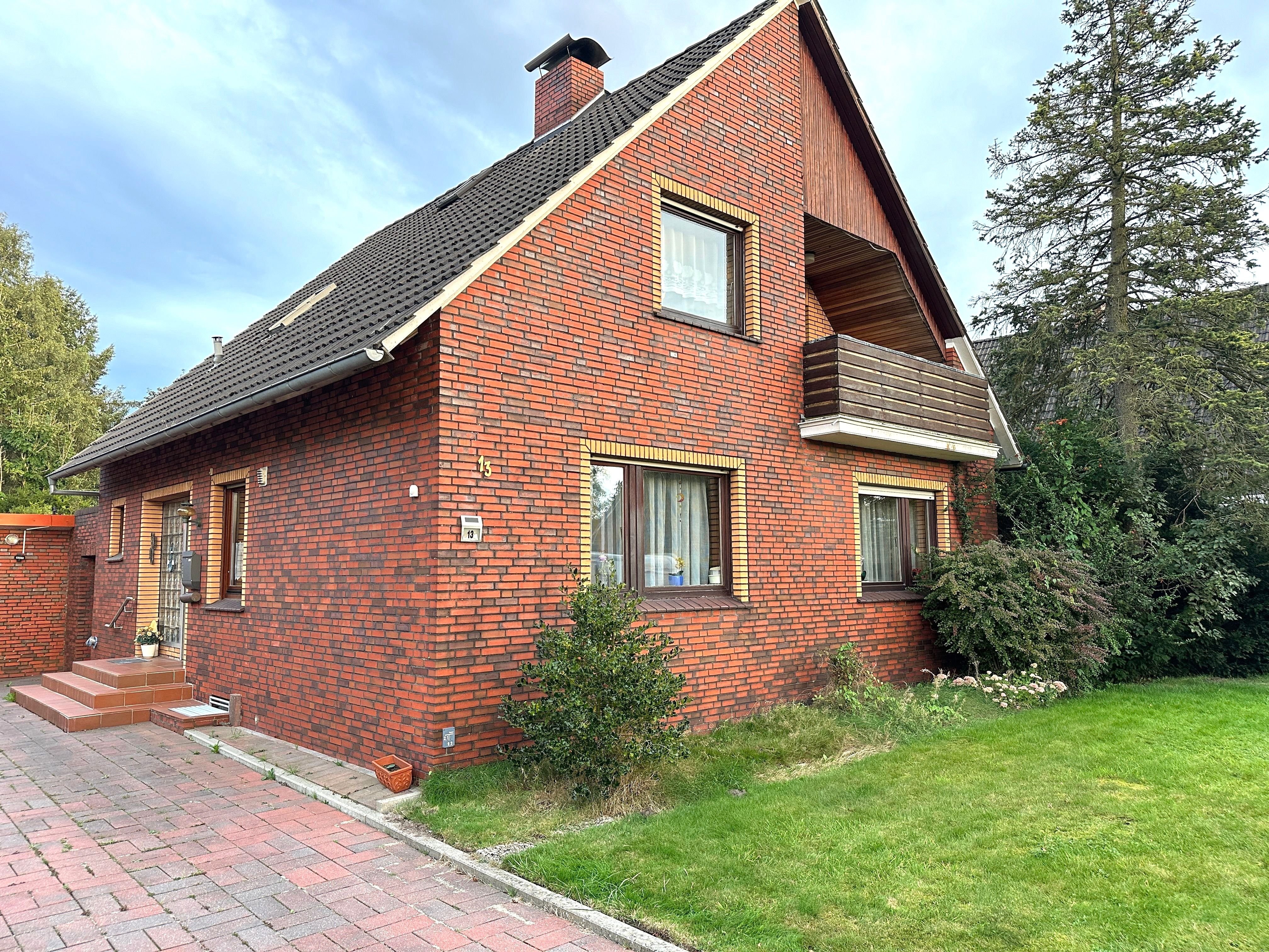 Einfamilienhaus zum Kauf 255.000 € 6 Zimmer 130 m²<br/>Wohnfläche 1.370 m²<br/>Grundstück ab sofort<br/>Verfügbarkeit Nüttermoor Leer 26789