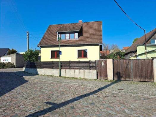 Einfamilienhaus zum Kauf 350.000 € 5 Zimmer 100 m² 932 m² Grundstück frei ab sofort Alt Olvenstedt Alt Olvenstedt 39130