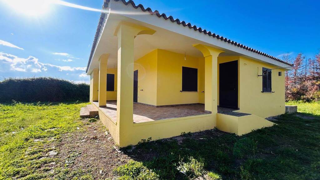 Haus zum Kauf 325.000 € 4 Zimmer 100 m² 6.500 m² Grundstück Torpe' 08020