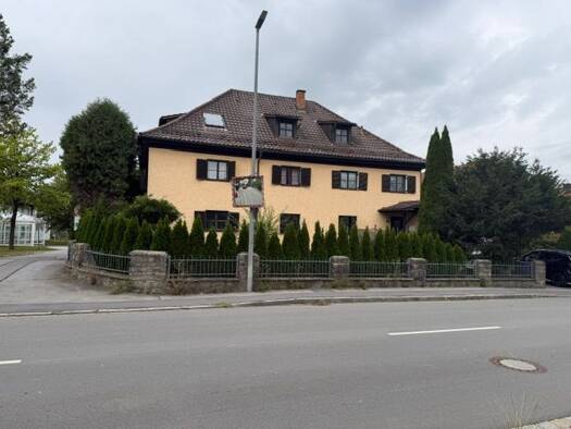 Einfamilienhaus zur Miete 1.495 € 12 Zimmer 400 m² 517 m² Grundstück frei ab 01.11.2026 Schwarzach Schwarzach 94374