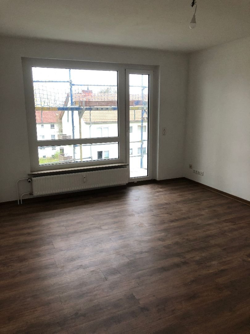 Wohnung zur Miete 529 € 3 Zimmer 65 m²<br/>Wohnfläche 2.<br/>Geschoss ab sofort<br/>Verfügbarkeit Dr-Dietz-Straße 22 Ziehers - Süd Fulda 36043