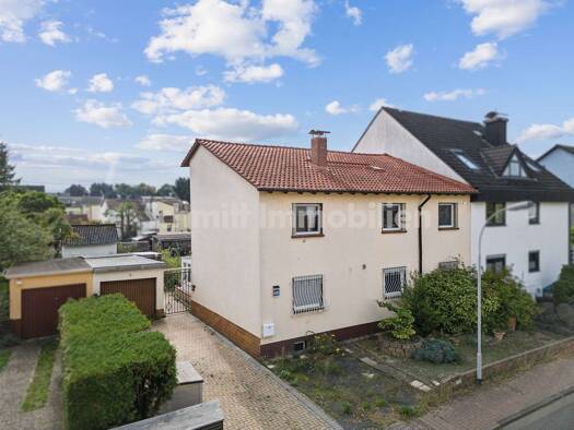 Mehrfamilienhaus zum Kauf als Kapitalanlage geeignet 399.000 € 7 Zimmer 168 m² 720 m² Grundstück Schwanheim Frankfurt am Main 60529