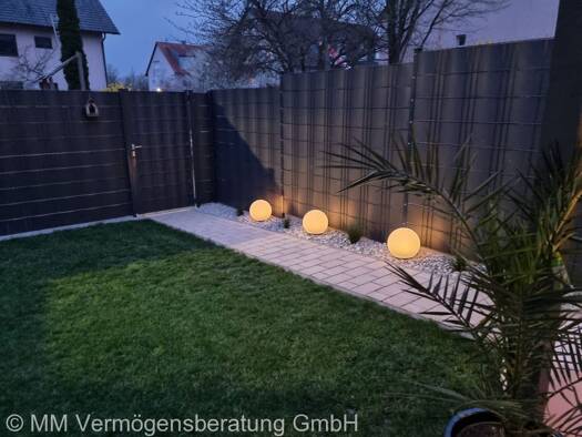 Reihenmittelhaus zum Kauf provisionsfrei 429.500 € 7 Zimmer 126,4 m² frei ab sofort Niederwerrn 97464