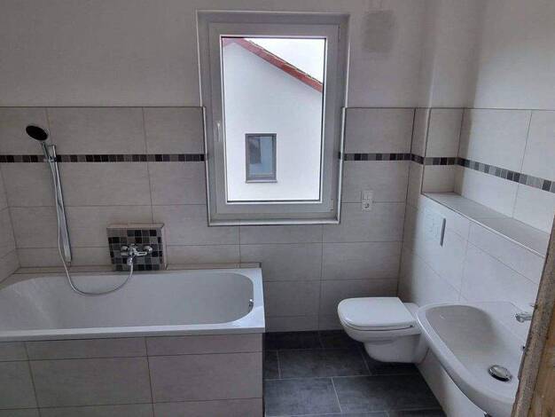 Doppelhaushälfte zur Miete 1.250 € 5 Zimmer 140 m² 400 m² Grundstück frei ab 01.04.2026 Frauenstein 09623