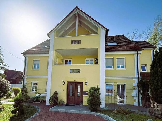 Mehrfamilienhaus zum Kauf provisionsfrei 1.250.000 € 8 Zimmer 285 m² 1.700 m² Grundstück Langenneufnach Langenneufnach 86863