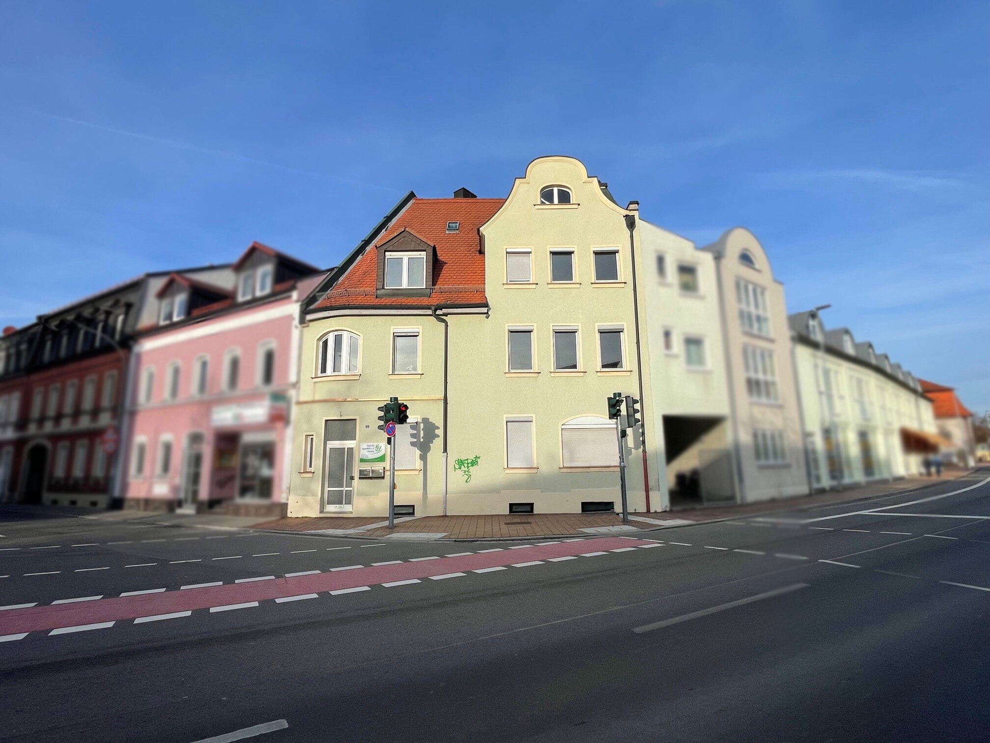 Mehrfamilienhaus zum Kauf 480.000 € 10 Zimmer 180 m²<br/>Wohnfläche 119 m²<br/>Grundstück 01.07.2026<br/>Verfügbarkeit Friedhof Bamberg 96052