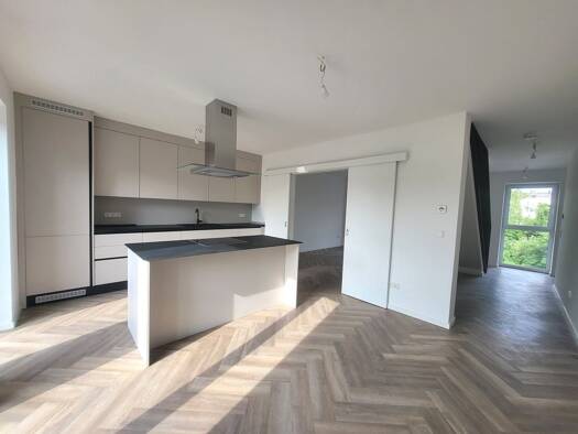 Wohnung zur Miete 1.980 € 3 Zimmer 127,8 m² Dachgeschoss, 4. Geschoss frei ab sofort Sörensenstr. 14-16 Gaarden-Süd Kiel 24143
