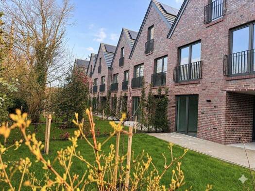 Reihenmittelhaus zur Miete - Erstbezug 1.710 € 6 Zimmer 122 m² 165 m² Grundstück frei ab sofort Friedrichsfehn Edewecht / Friedrichsfehn 26188