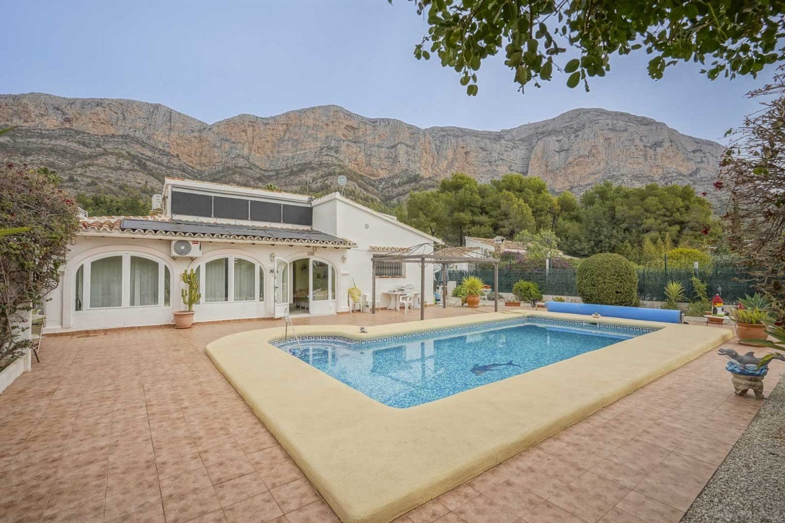 Villa zum Kauf 550.000 € 4 Zimmer 198 m²<br/>Wohnfläche 1.612 m²<br/>Grundstück Javea 03730