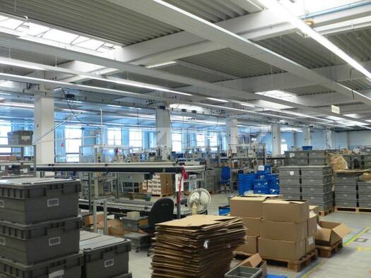 Lagerhalle zur Miete provisionsfrei 6.800 m² Lagerfläche teilbar ab 1.100 m² Bad Cannstatt Stuttgart 70376