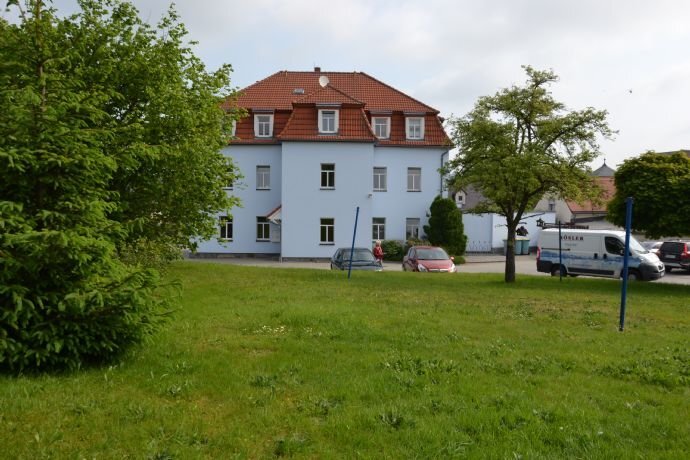 Wohnung zur Miete 410 € 2 Zimmer 62,5 m²<br/>Wohnfläche 2.<br/>Geschoss ab sofort<br/>Verfügbarkeit Hauptstraße 5 Neukirch/Lausitz 01904