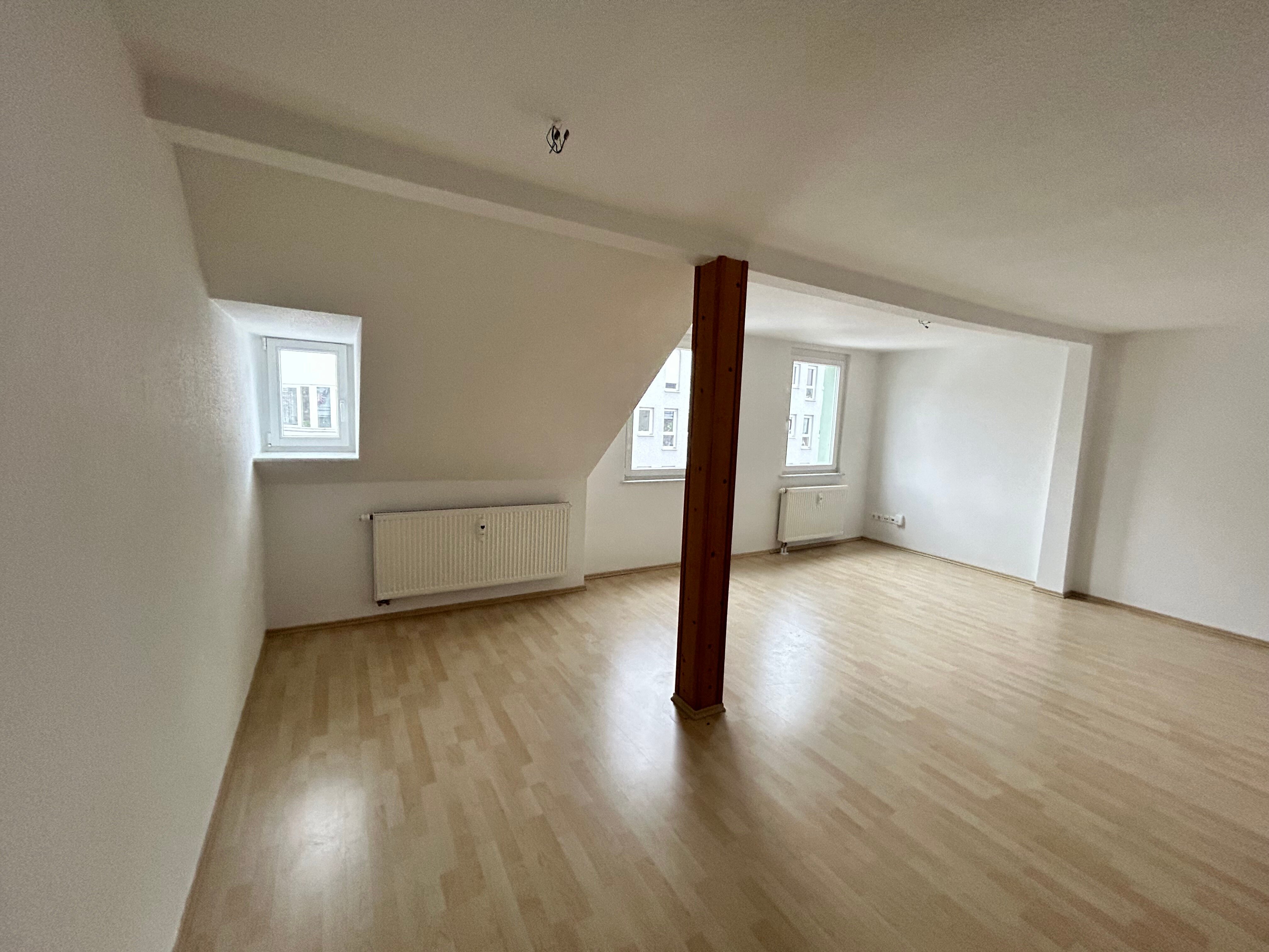 Wohnung zur Miete 520 € 3 Zimmer 95 m²<br/>Wohnfläche 3.<br/>Geschoss ab sofort<br/>Verfügbarkeit Limbacher Strasse 94 Kaßberg 913 Chemnitz 09116