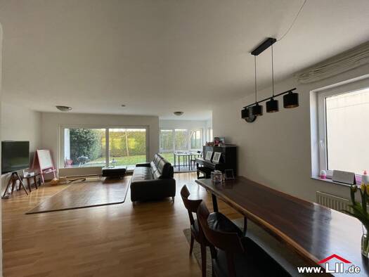 Haus zur Miete 2.500 € 4 Zimmer 176 m² 269 m² Grundstück Hofheim Hofheim am Taunus 65719