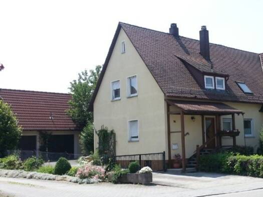 Einfamilienhaus zur Miete 1.100 € 5 Zimmer 120 m² frei ab 01.09.2026 Postbauer-Heng 92353