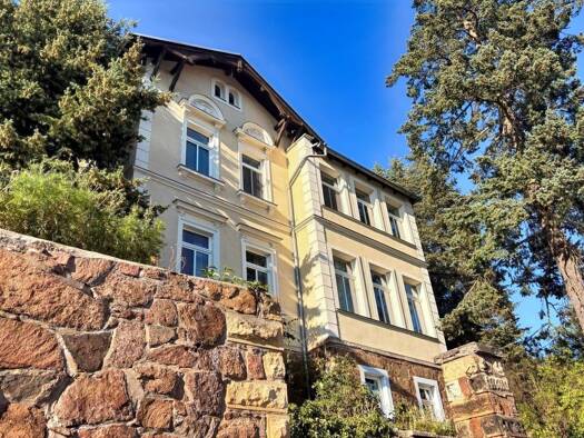 Mehrfamilienhaus zum Kauf als Kapitalanlage geeignet 799.000 € 326,6 m² 3.240 m² Grundstück Radebeul 01445