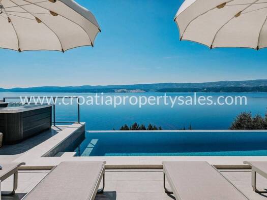 Haus zum Kauf 1.300.000 € 3 Zimmer 200 m² Omis