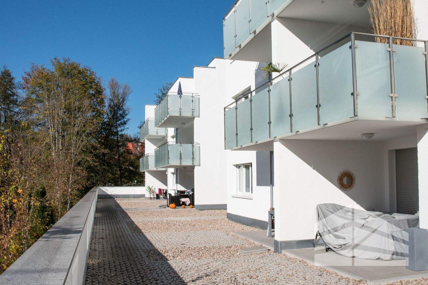 Immobilie in Niedereschach - Moderne 3-Zimmer-Neubauwohnung mit großem Balkon & Tiefgarage in ruhiger Lage - Bild 2