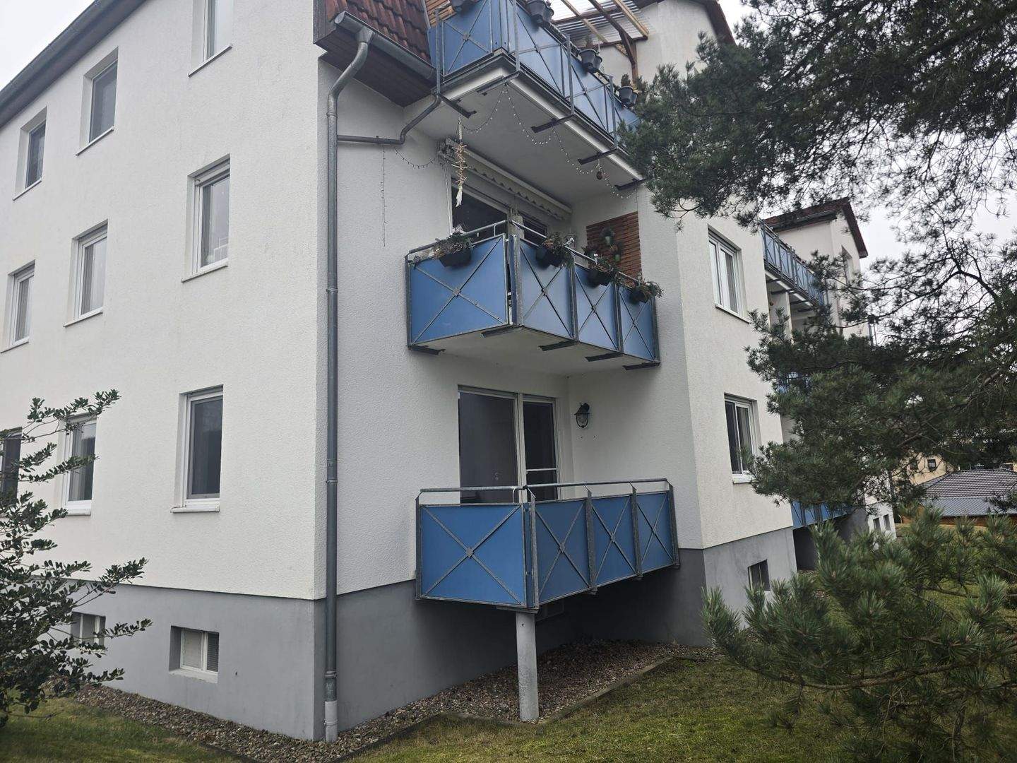 Immobilie in Brotterode-Trusetal - Frisch sanierte, lichtdurchflutete 3 Raumwohnung mit Balkon und Stellplatz für Selbstnutzer oder Kapitalanleger - Bild 1