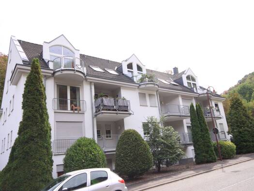 Wohnung zur Miete 735 € 3 Zimmer 98 m² 2. Geschoss frei ab 01.10.2026 Burgen 56332