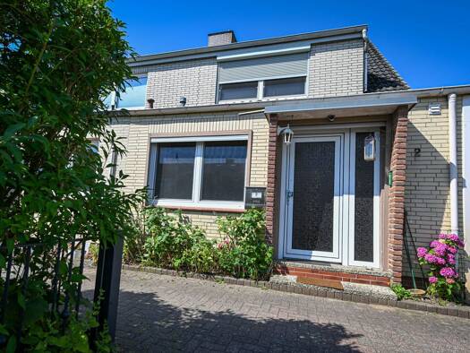 Reihenendhaus zum Kauf 309.000 € 4 Zimmer 97 m² 242 m² Grundstück Travemünde Travemünde 23570