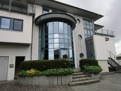 Bürogebäude zur Miete 975 € 6 Zimmer 120 m² Bürofläche Dingden Hamminkeln 46499