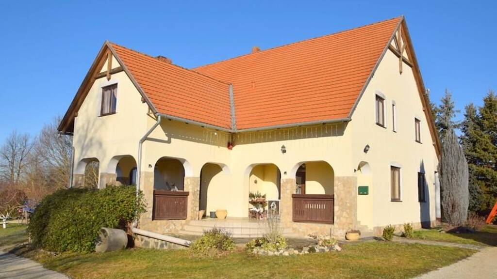 Haus zum Kauf provisionsfrei 230.000 € 7 Zimmer 280 m² 10.264 m² Grundstück Somogy Komitat