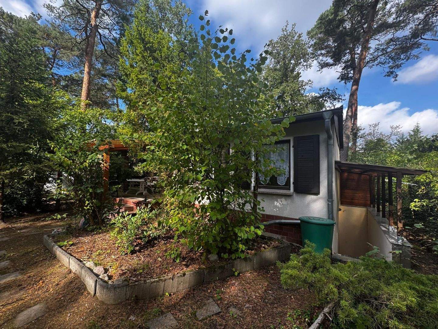 Immobilie in Halle (Saale) - Freizeitbungalow auf Eigentumsland in der Waldsiedlung Wellaune zu verkaufen! - Bild 2