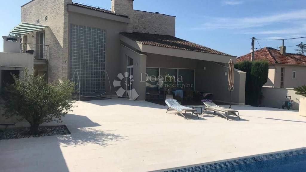 Haus zum Kauf 1.350.000 € 15 Zimmer 294 m² Vostarnica - Poluotok