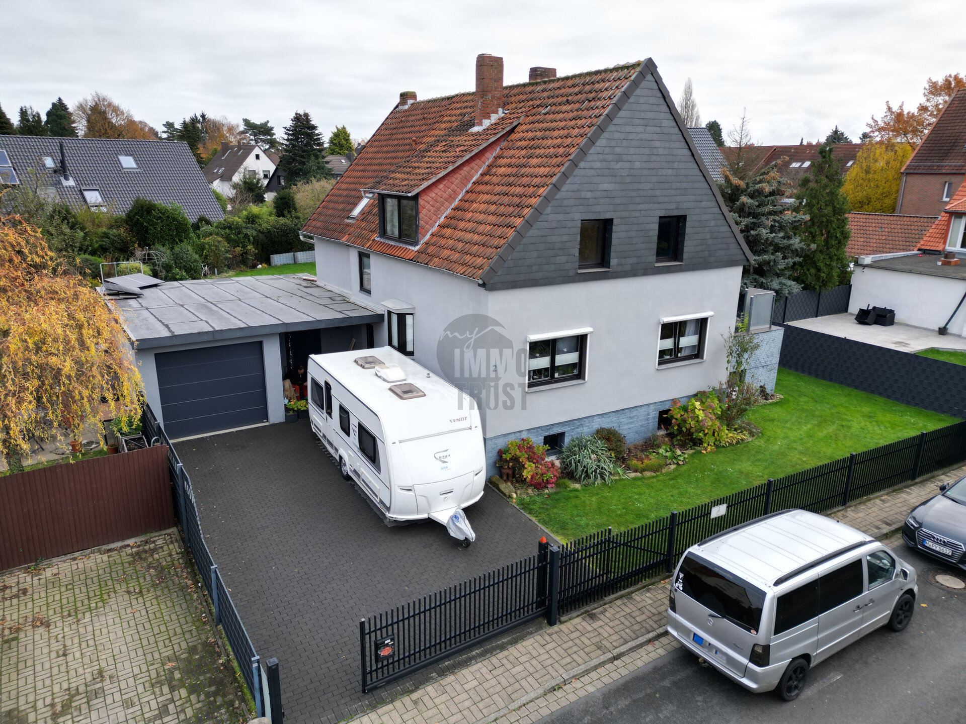 Mehrfamilienhaus zum Kauf 549.000 € 8 Zimmer 150 m²<br/>Wohnfläche 1.195 m²<br/>Grundstück Vinnhorst Hannover / Vinnhorst 30419