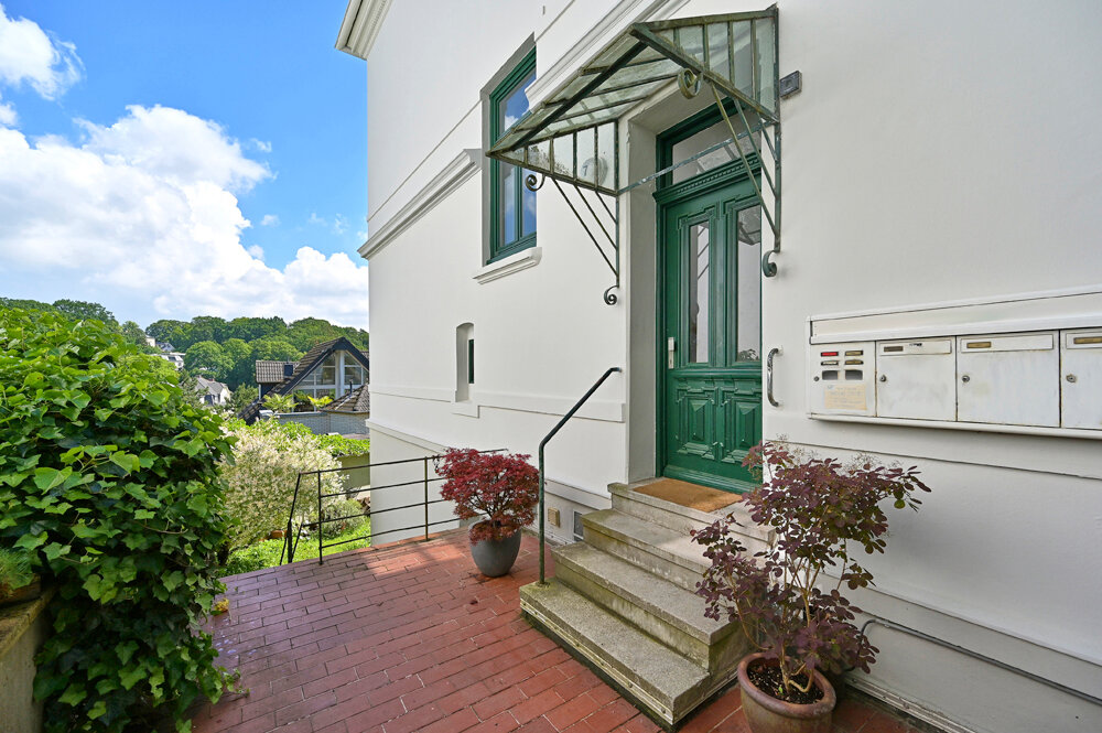 Mehrfamilienhaus zum Kauf als Kapitalanlage geeignet 1.400.000 € 298 m²<br/>Wohnfläche 403 m²<br/>Grundstück Blankenese Hamburg 22587