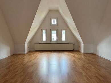 Wohnung zur Miete 800 € 4 Zimmer 95 m² Dachgeschoss, 2. Geschoss Puschkinallee 9 Gotha Gotha 99867
