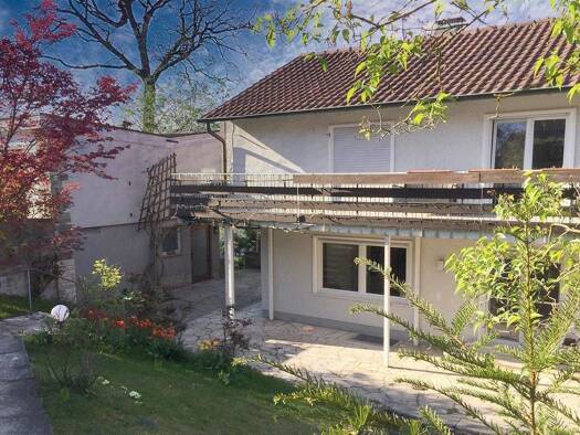 Mehrfamilienhaus zum Kauf 1.600.000 € 8 Zimmer 310 m² 2.540 m² Grundstück Gerlingen 70839