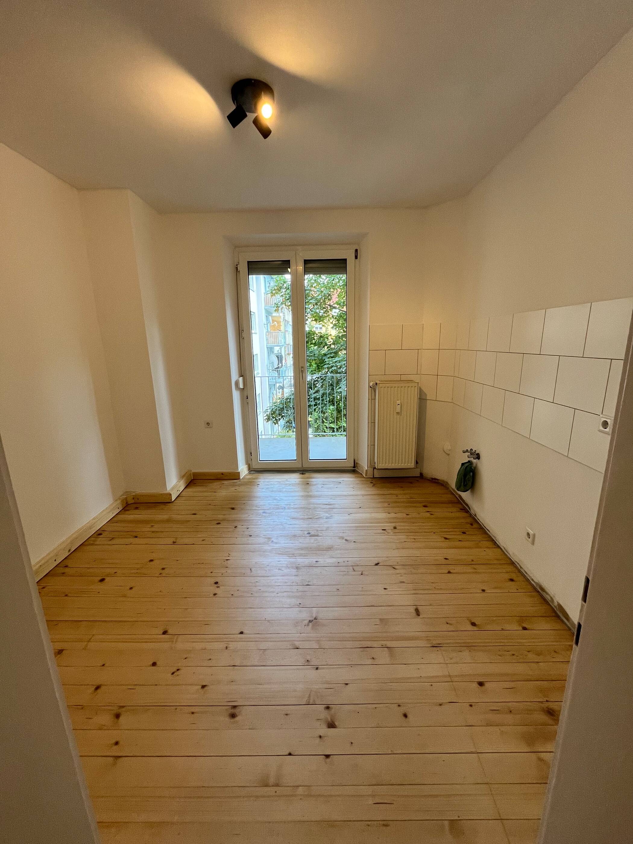 Charmante 3-Zimmer-Wohnung mit Holzdielen in zentraler, grüner Lage Nürnbergs – Nürnberg – Vorschaubild 7