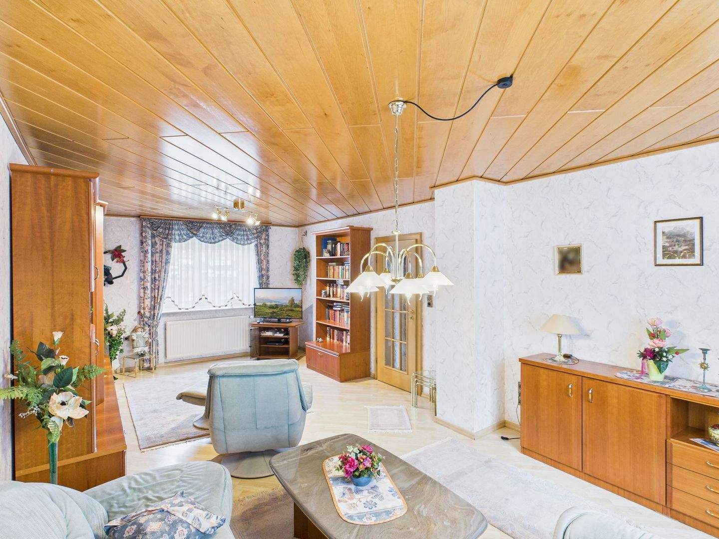 Immobilie in Bad Hersfeld - Preisreduzierung!!! Doppelhaushälfte mit 2 Garagen und großzügigem Garten #Virtueller Rundgang - Bild 1