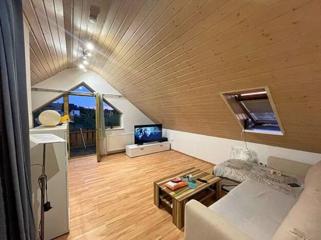 Wohnung zur Miete 595 € 2 Zimmer 42 m² Dachgeschoss frei ab 01.07.2025 Höchstadt Höchstadt a.d.Aisch 91315