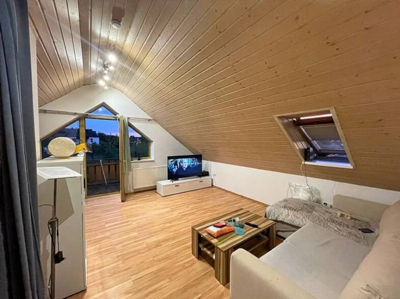 Wohnung zur Miete 595 € 2 Zimmer 42 m² Dachgeschoss frei ab 01.07.2025 Höchstadt Höchstadt a.d.Aisch 91315