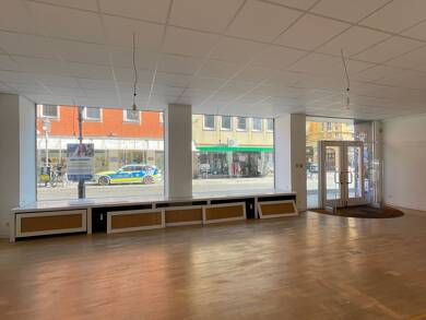 Laden zur Miete 2.000 € 65 m² Verkaufsfläche Augustinerstraße 8 Altstadt Würzburg 97070