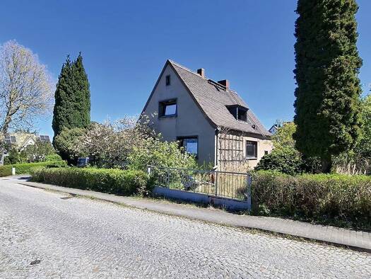 Einfamilienhaus zum Kauf 39.000 € 1 Zimmer 100 m² 824 m² Grundstück Eichenweg 2 Zeitz Zeitz 06712