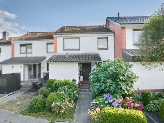 Reihenmittelhaus zum Kauf 265.000 € 5 Zimmer 112 m² 243 m² Grundstück Stade 21682