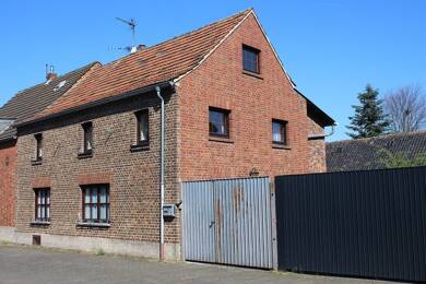 Haus zum Kauf 429.000 € 7 Zimmer 158 m² 818 m² Grundstück Hüttenstraße 4 Dirmerzheim Erftstadt 50374