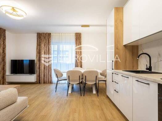 Studio zur Miete 850 € 1 Zimmer 45 m² Strozanac Podstrana