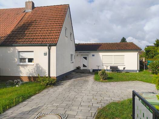 Doppelhaushälfte zur Miete 880 € 4 Zimmer 107 m² 440 m² Grundstück frei ab 01.12.2026 Metzer Straße 15 Konradsiedlung-Wutzlhofen Regensburg 93057